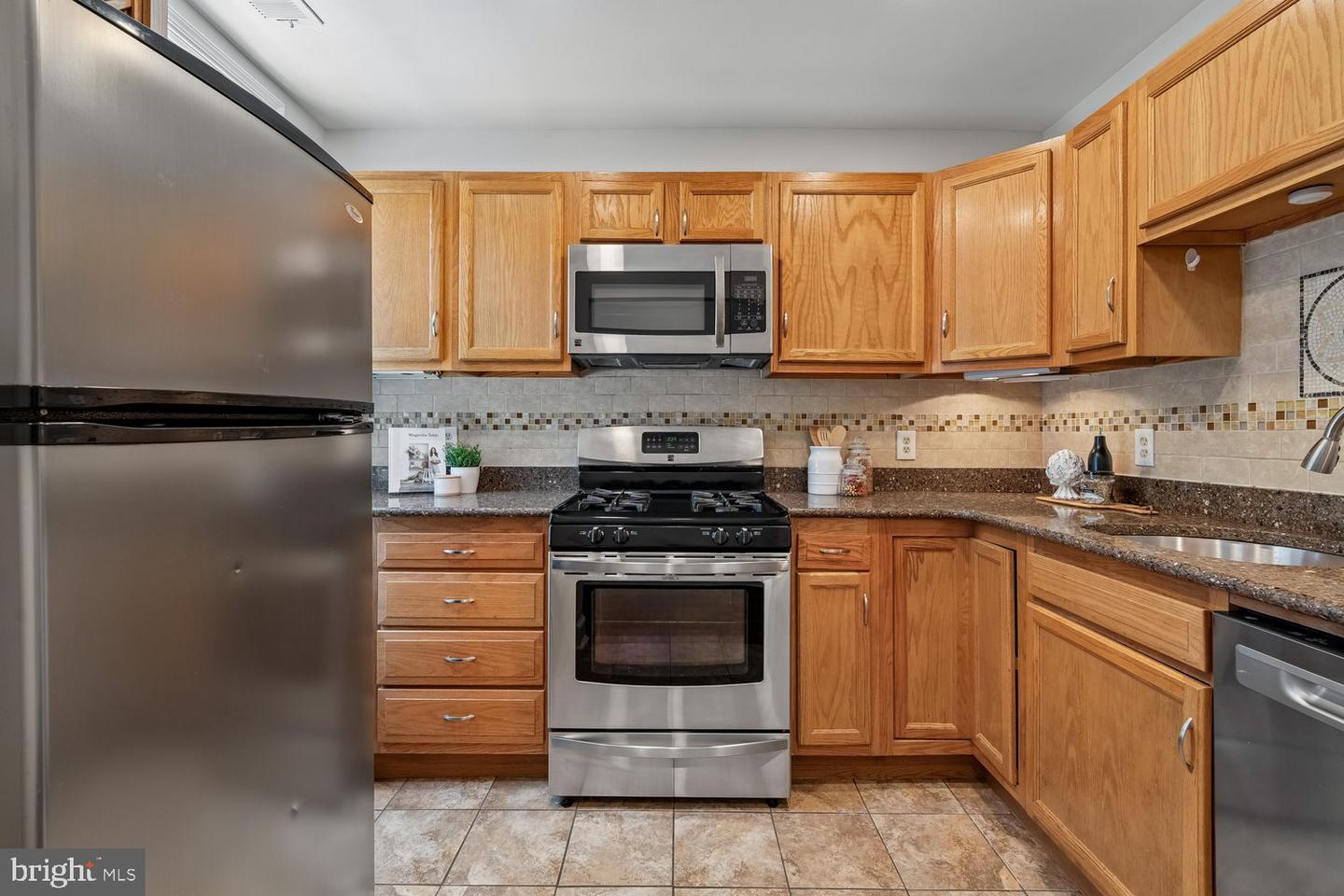 1652 Kramer St Ne Property Photo 5