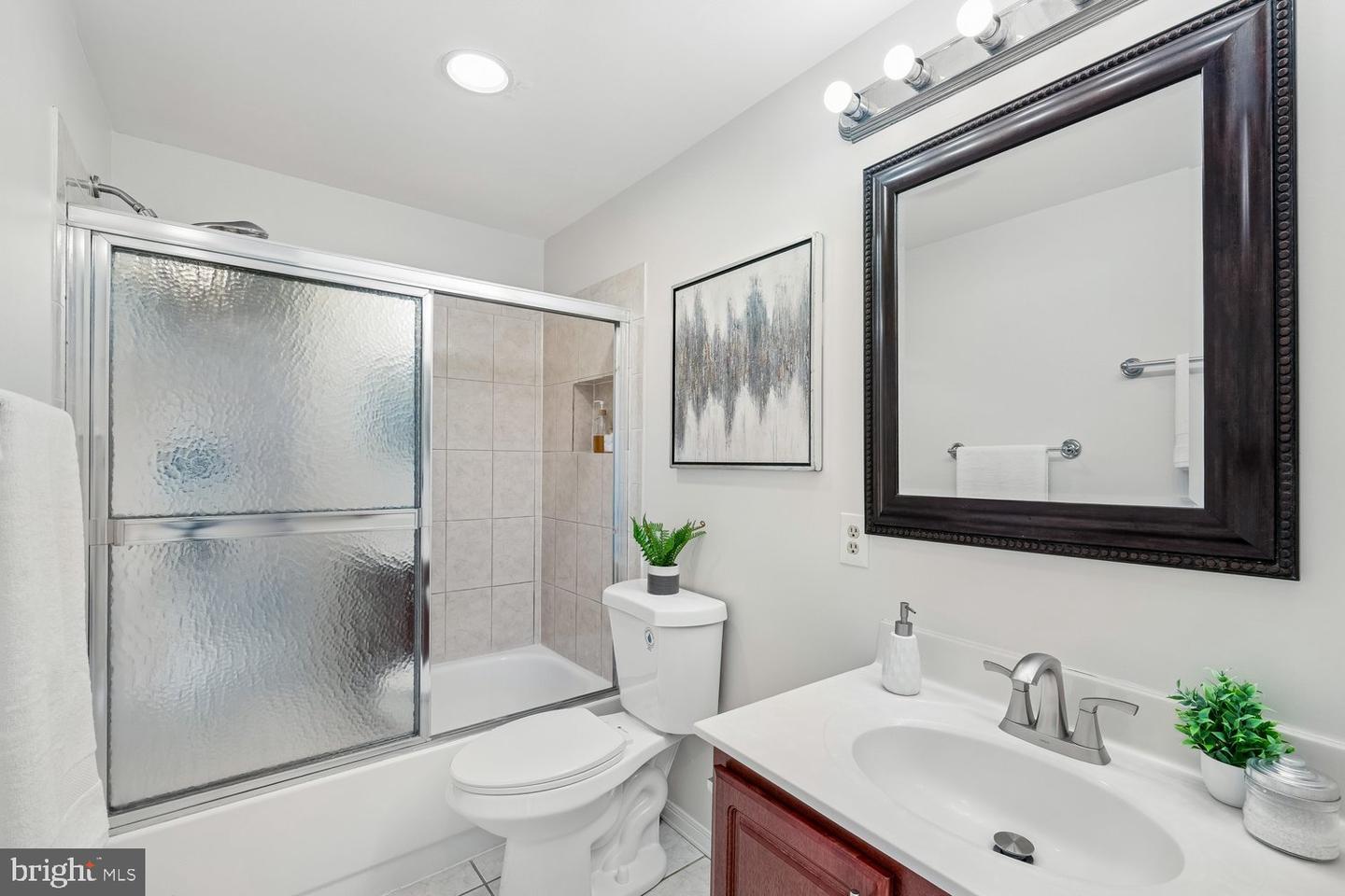 1652 Kramer St Ne Property Photo 17