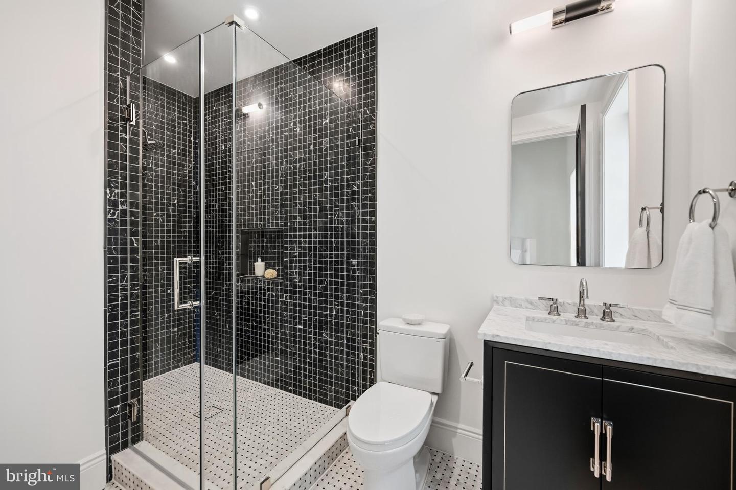 1716 Swann St Nw Property Photo 31