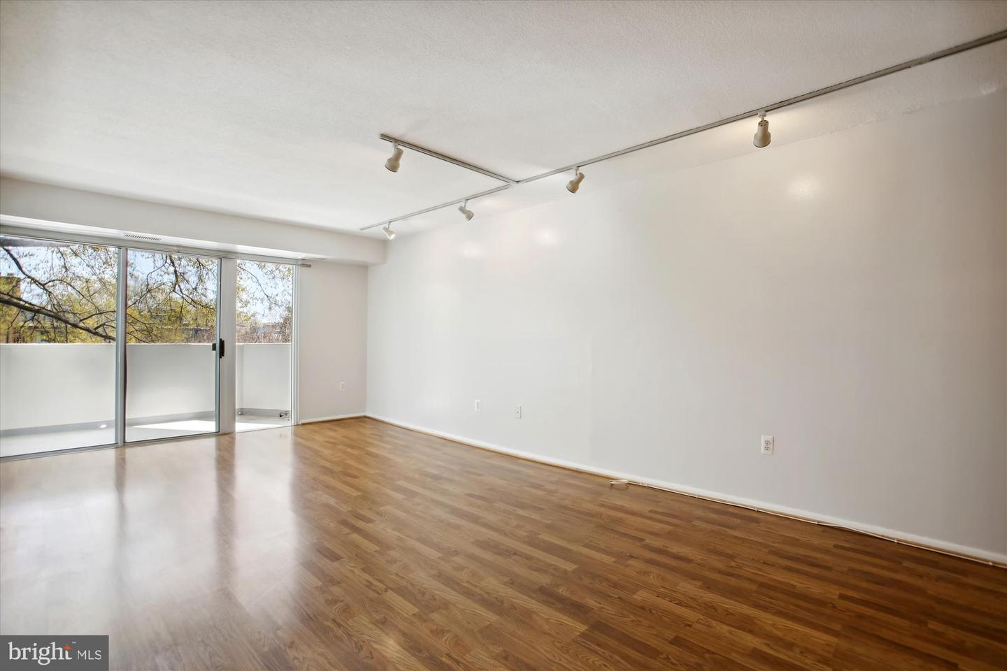 700 7th St Sw #211 Property Photo 4