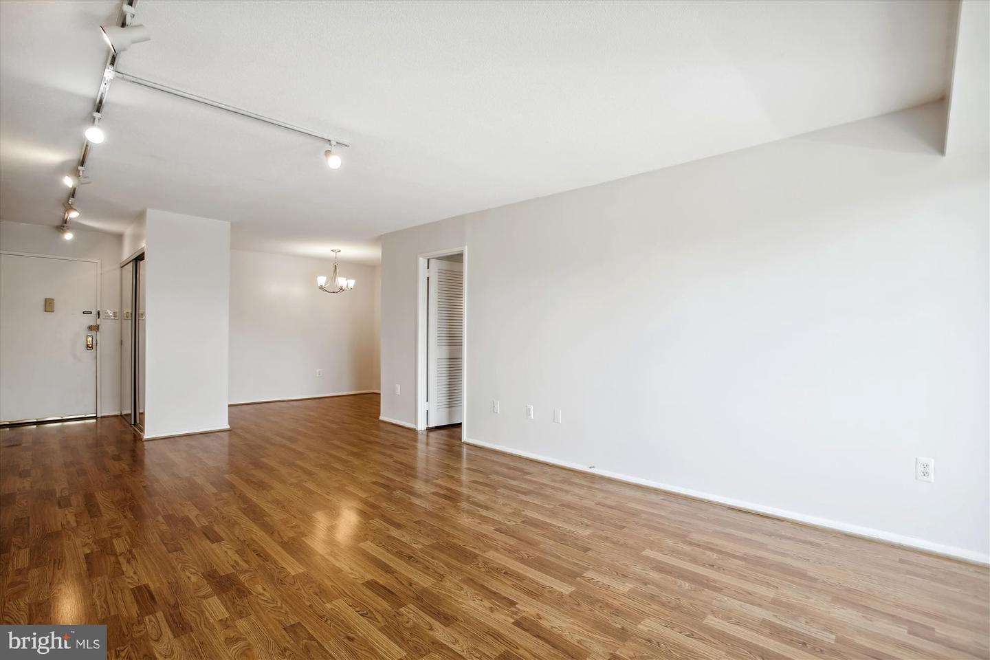 700 7th St Sw #211 Property Photo 5