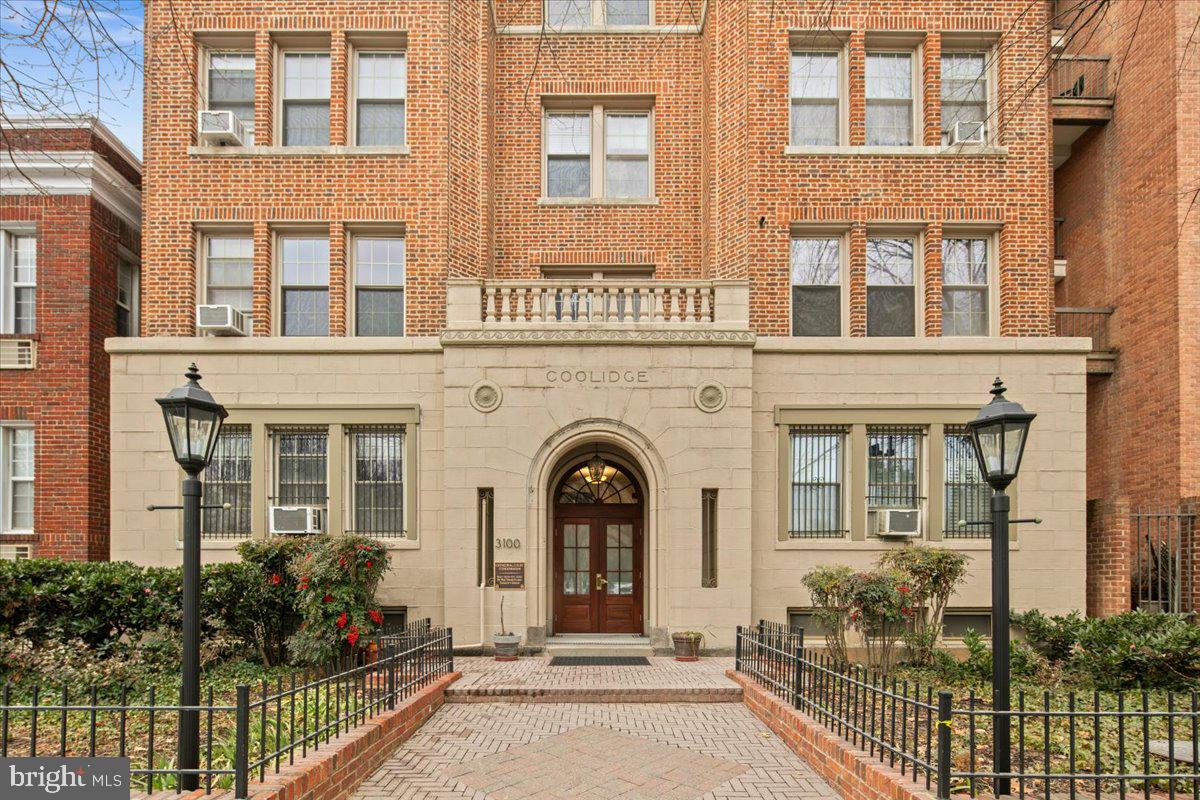 3100 WISCONSIN AVE NW #406 Property Photo 1