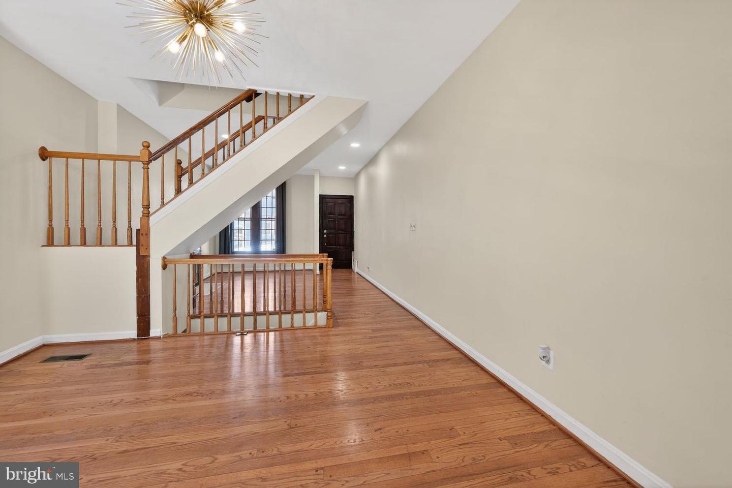 1025 30th St Nw Property Photo 6
