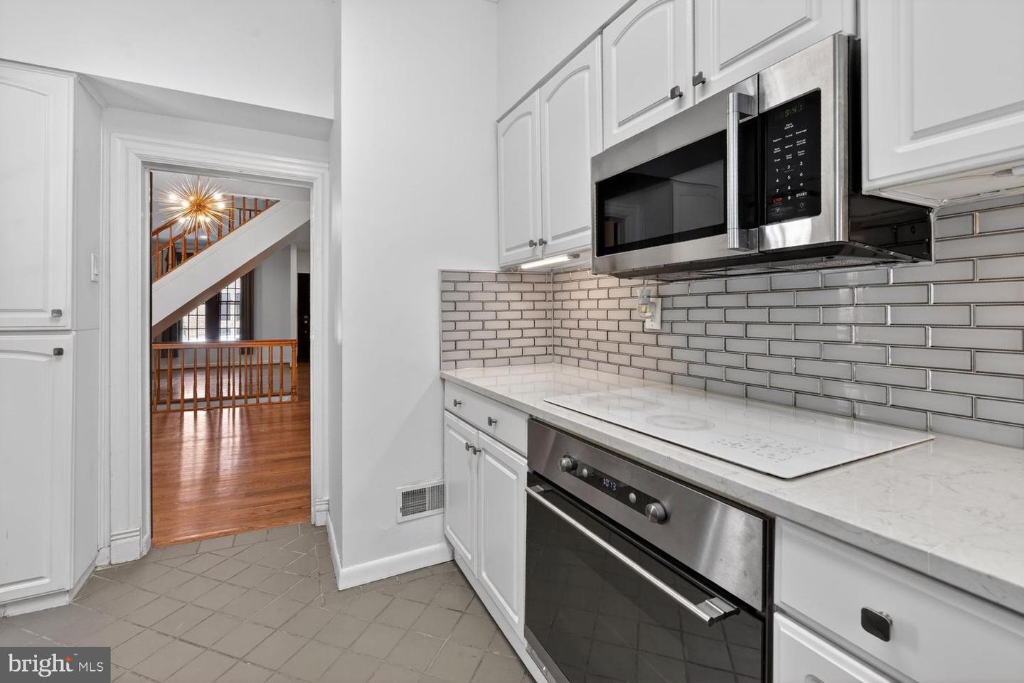 1025 30th St Nw Property Photo 10