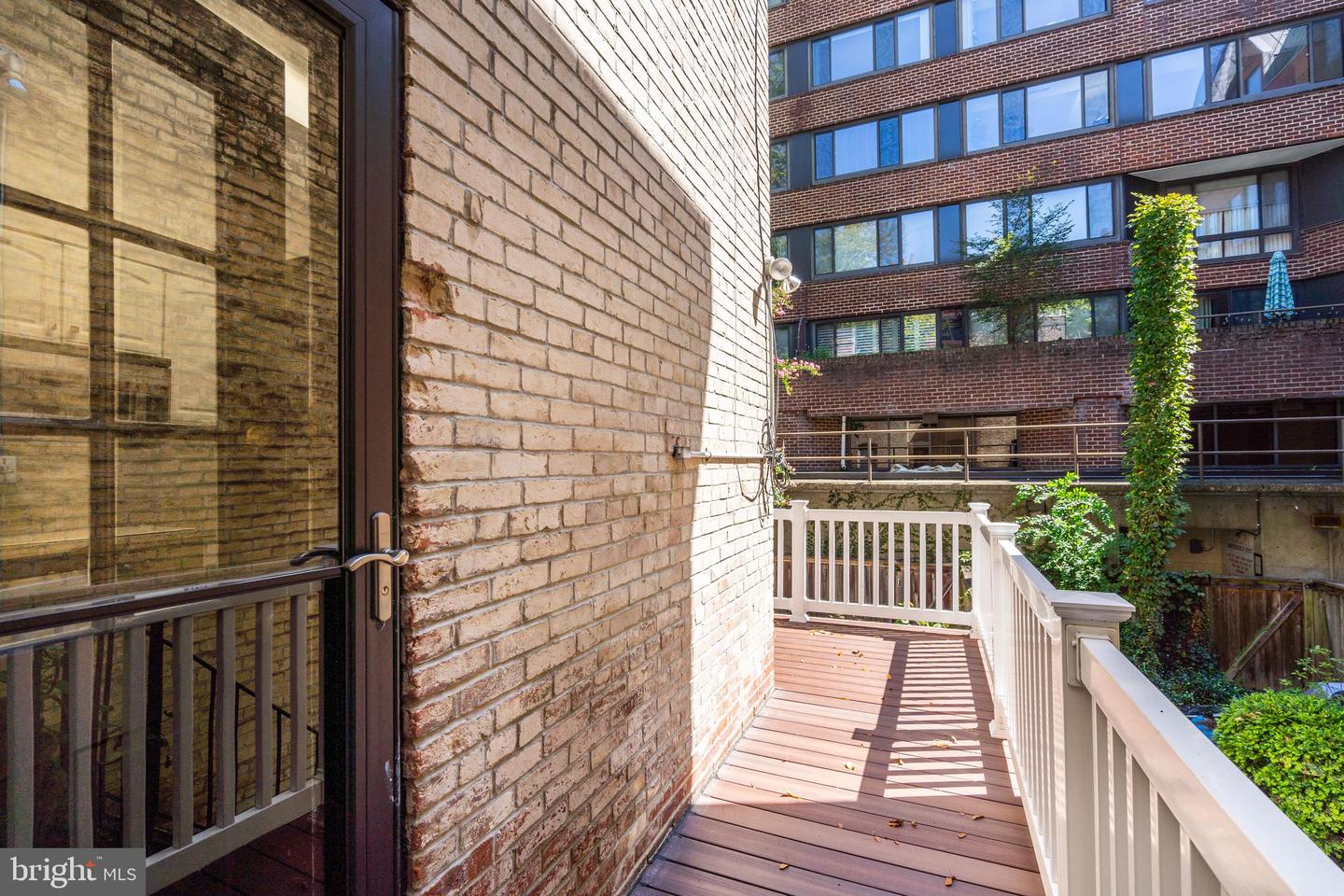 1025 30th St Nw Property Photo 23