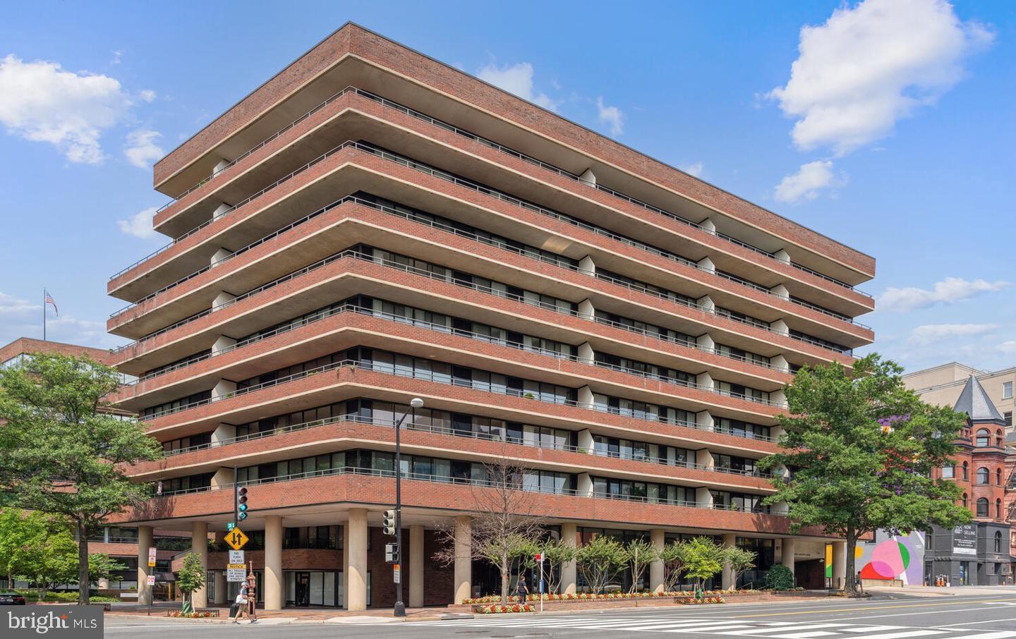 2555 Pennsylvania Ave Nw #408 Property Photo 2