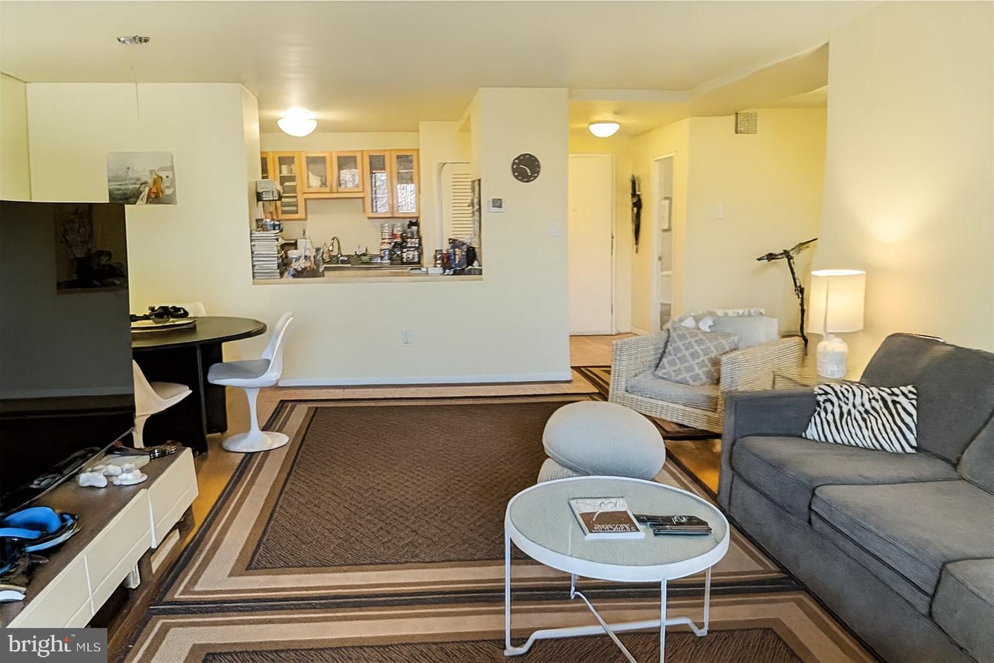 2555 Pennsylvania Ave Nw #408 Property Photo 9