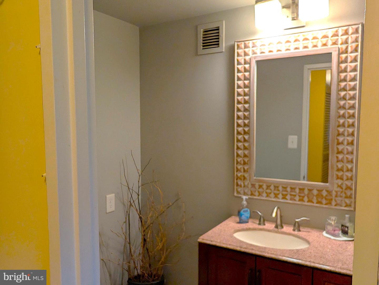 2555 Pennsylvania Ave Nw #408 Property Photo 12
