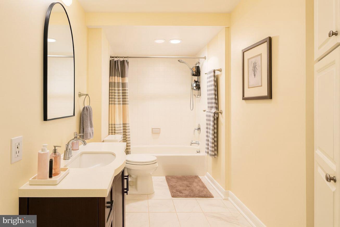 2555 Pennsylvania Ave Nw #408 Property Photo 15