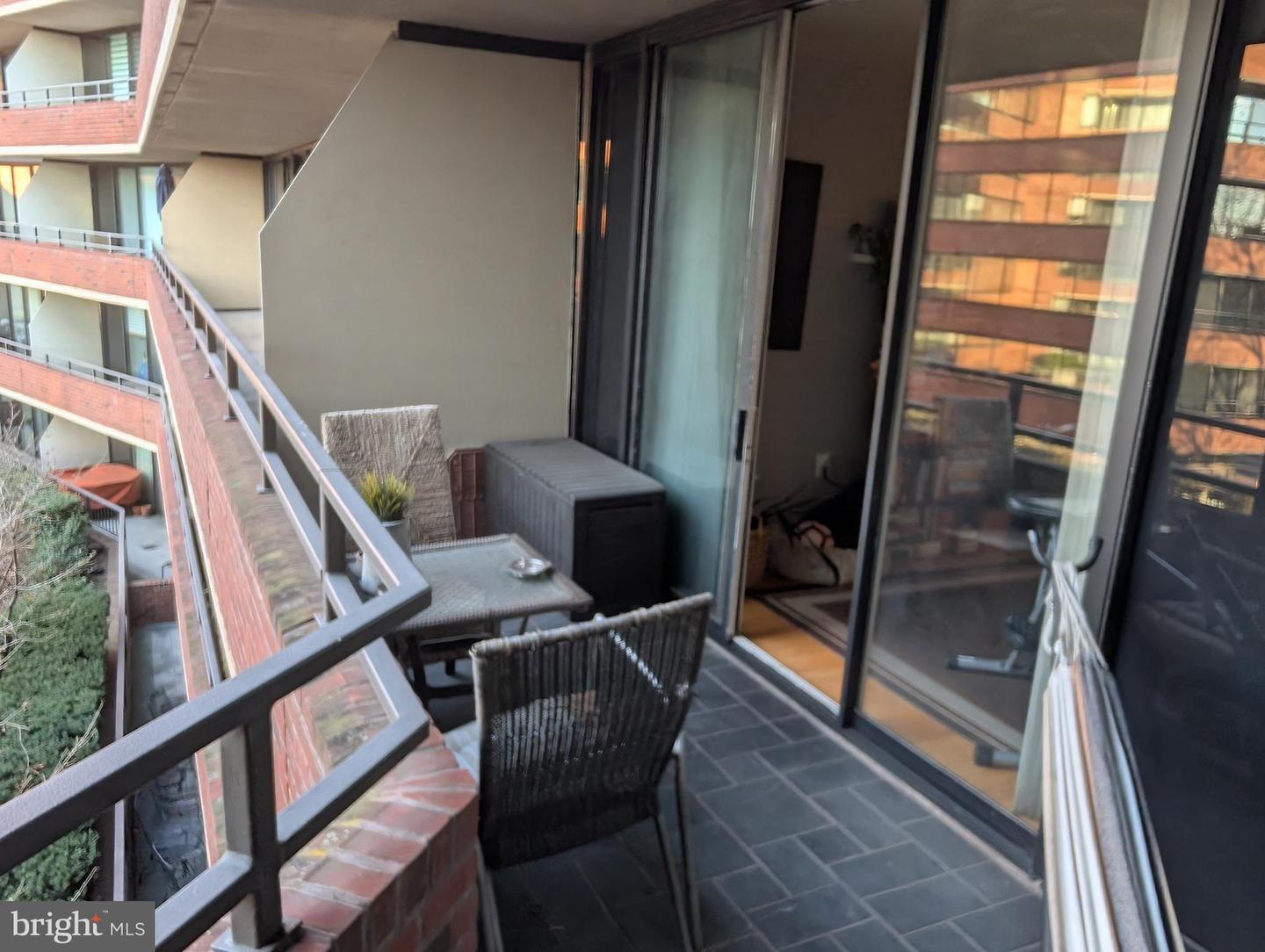 2555 Pennsylvania Ave Nw #408 Property Photo 17