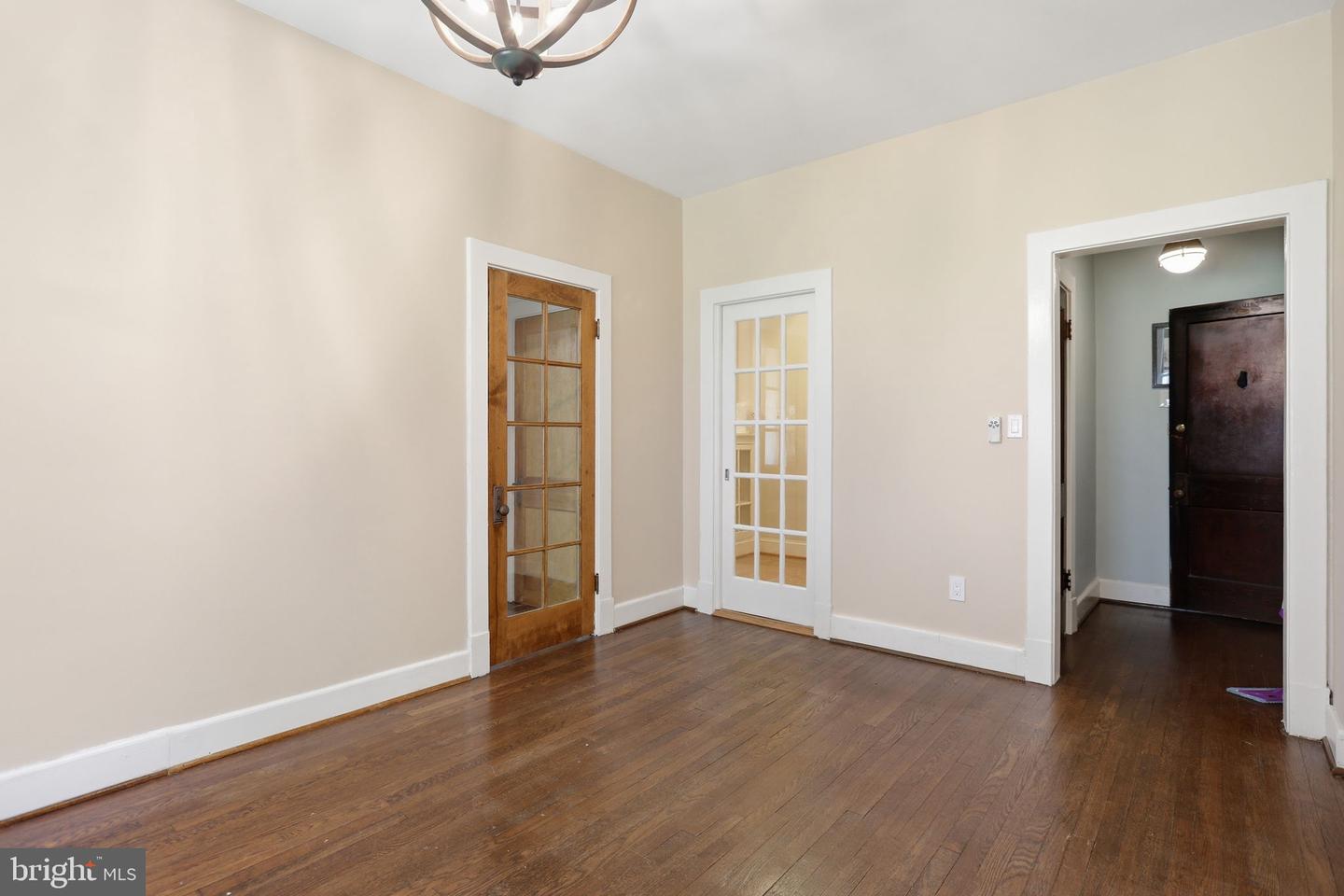 3018 Porter St Nw #103 Property Photo 6