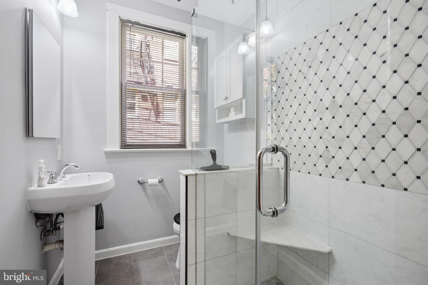 3018 Porter St Nw #103 Property Photo 21