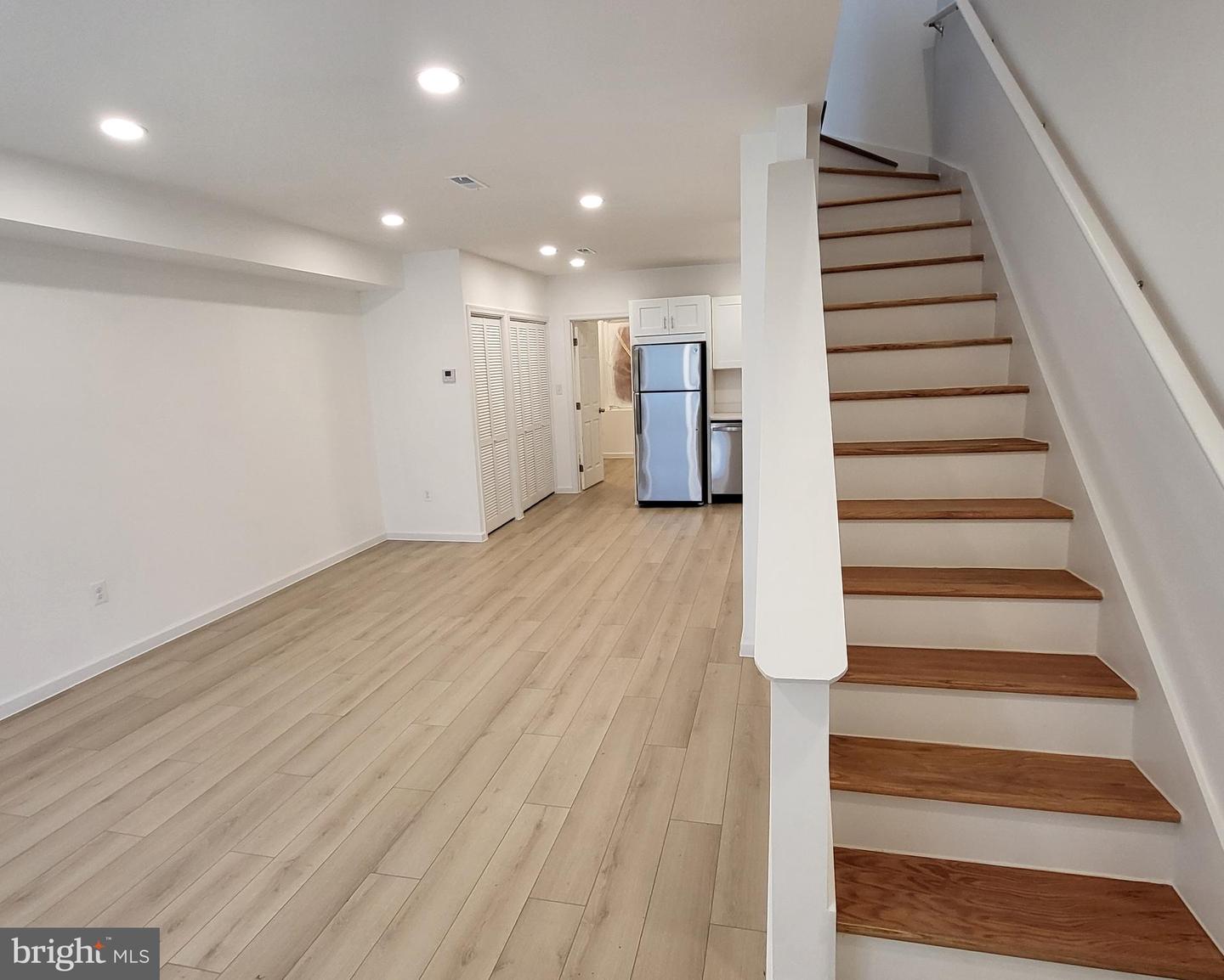 562 24th St Ne Property Photo 1