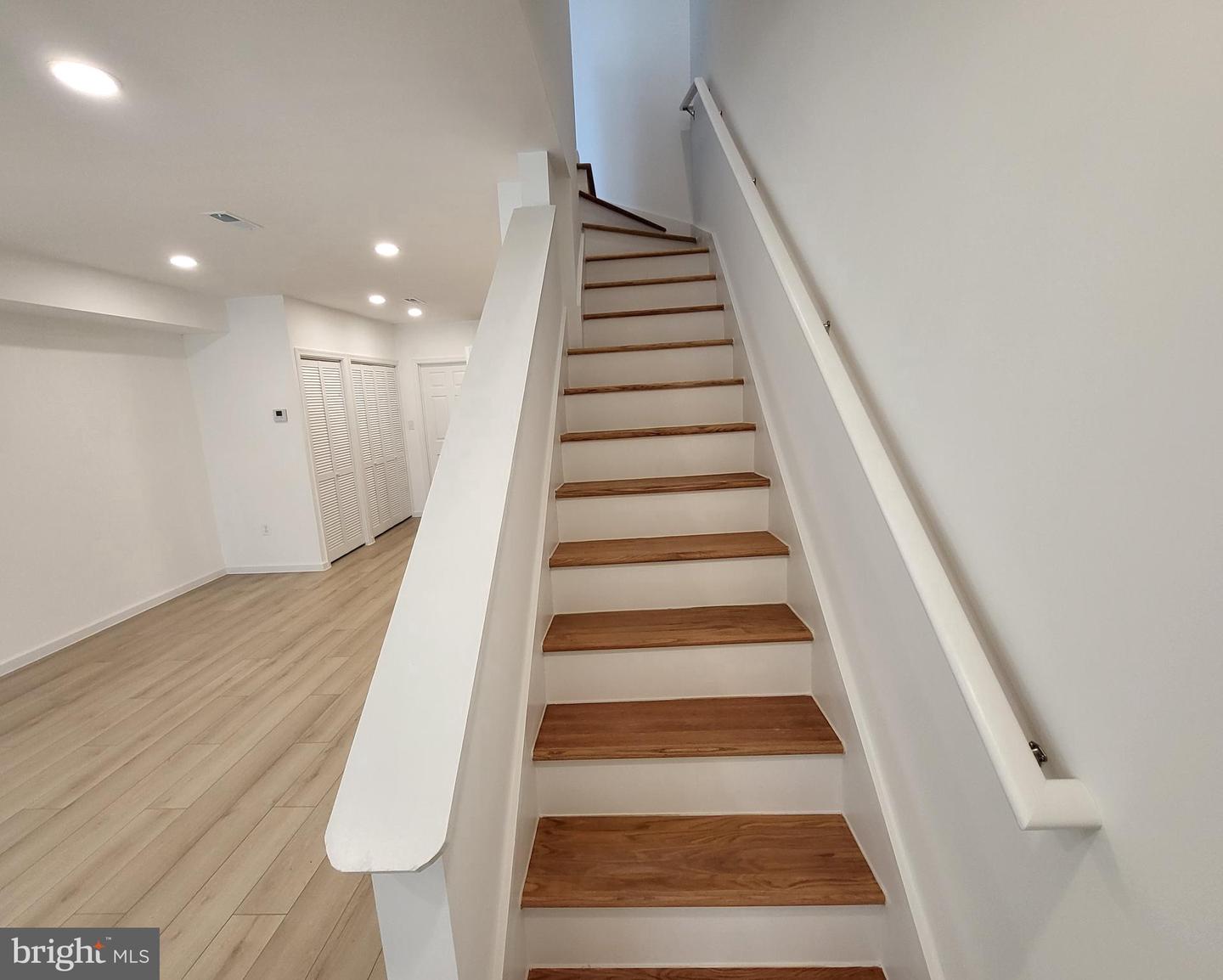 562 24th St Ne Property Photo 11