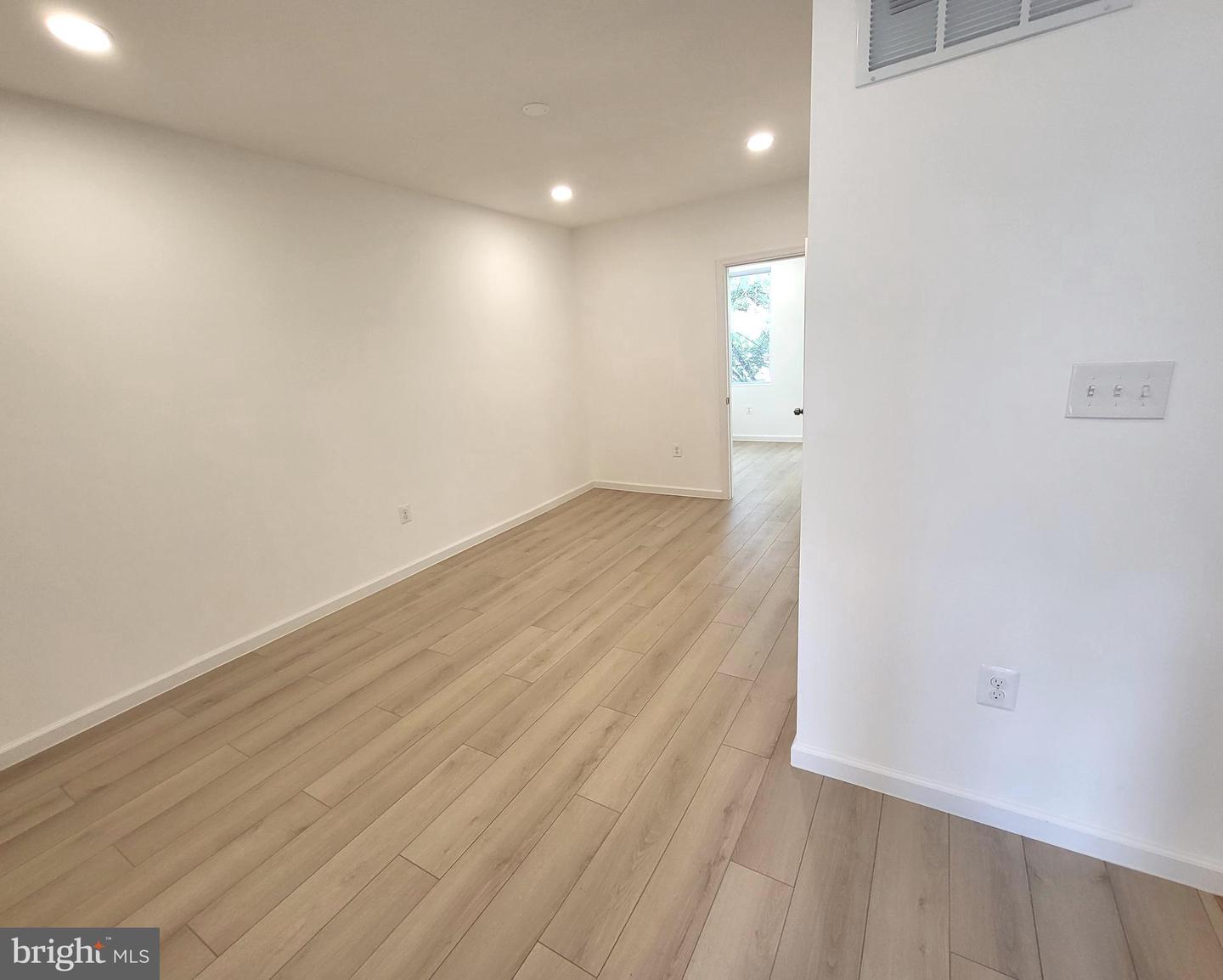 562 24th St Ne Property Photo 15