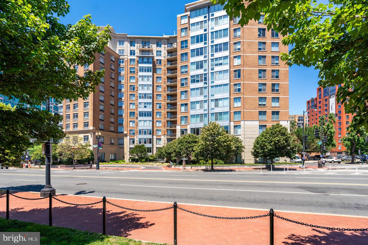 555 Massachusetts Ave Nw #1417 Property Photo 3