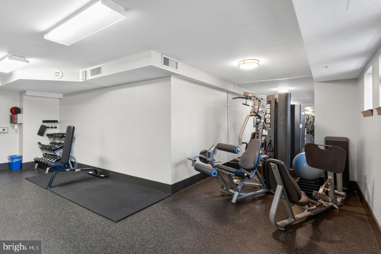 555 Massachusetts Ave Nw #1417 Property Photo 46