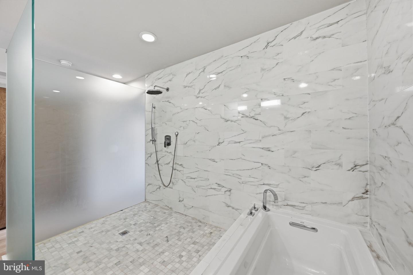 1341 Irving St Nw #a Property Photo 15