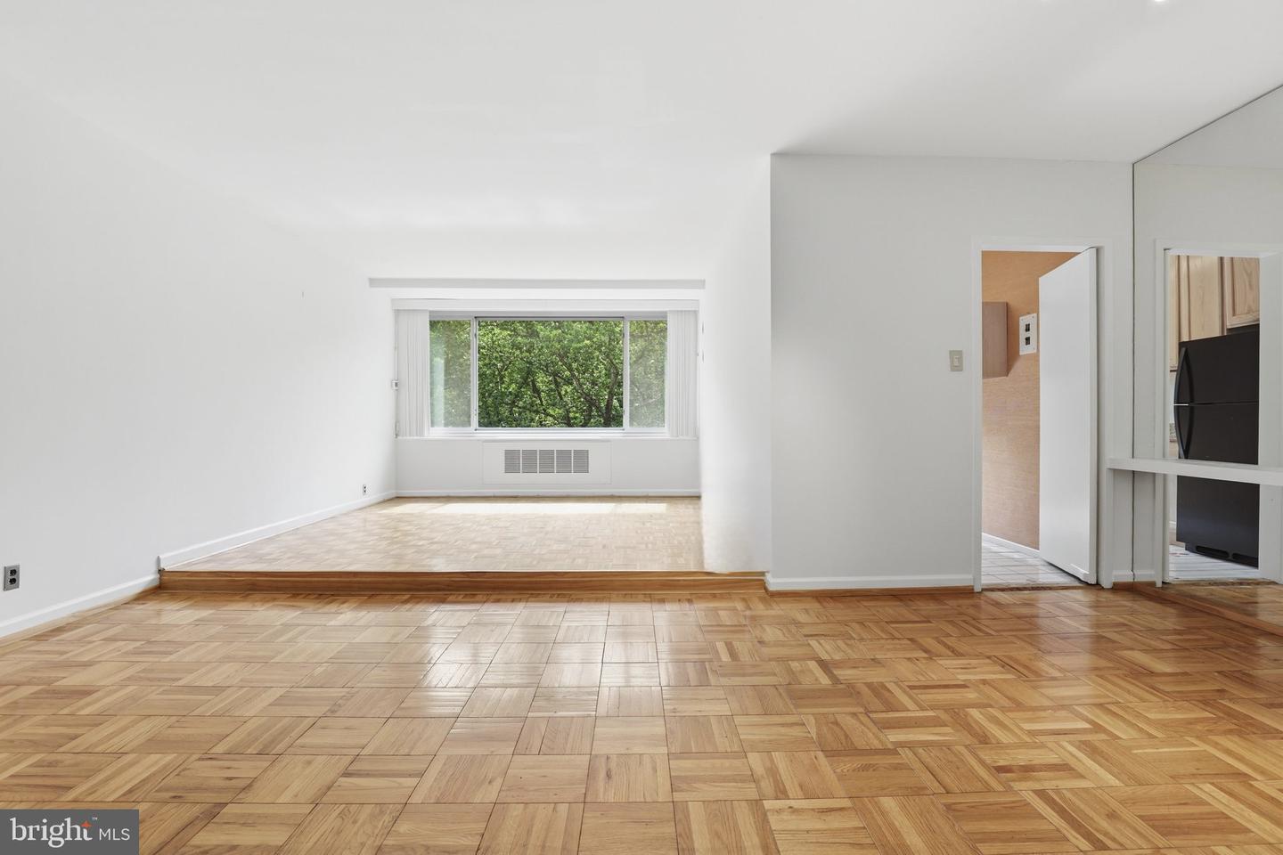 4200 Cathedral Ave Nw #812 Property Photo 4