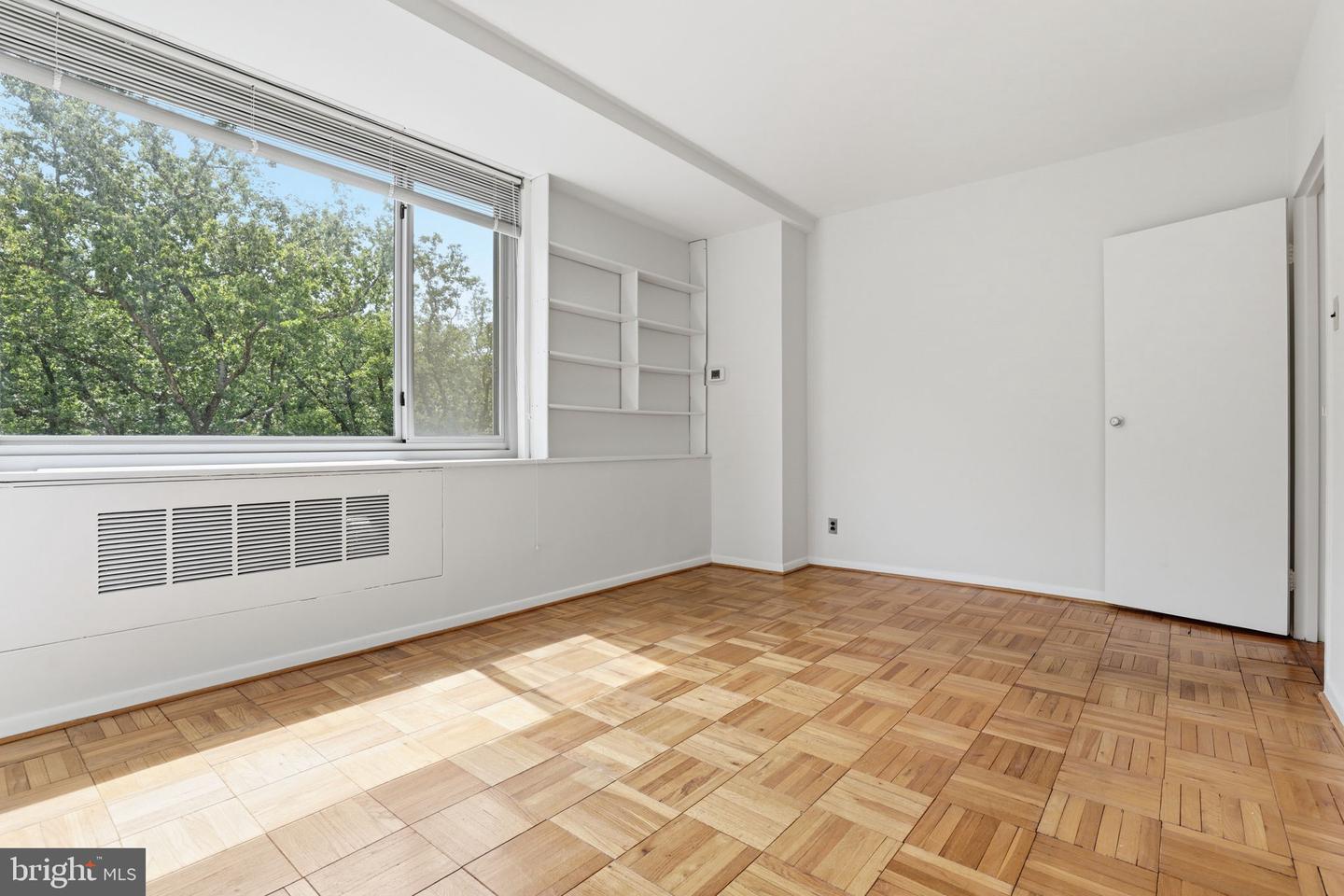4200 Cathedral Ave Nw #812 Property Photo 16
