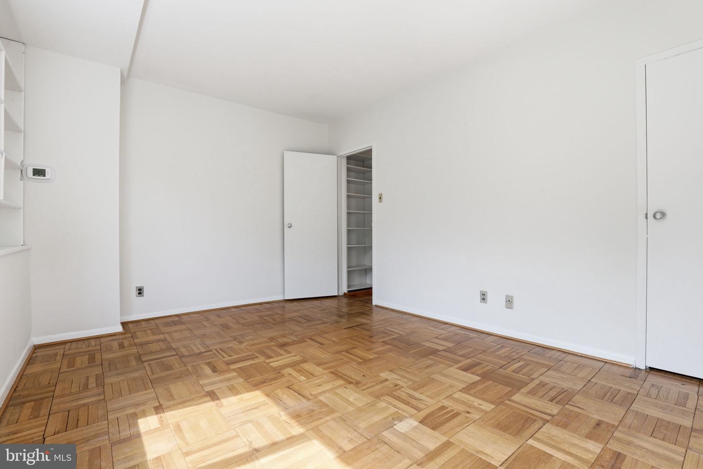 4200 Cathedral Ave Nw #812 Property Photo 17