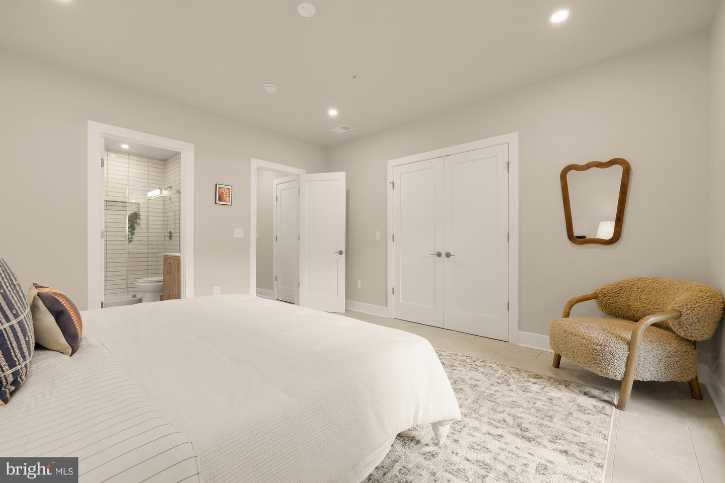 1128 Morse St Ne #1 Property Photo 14