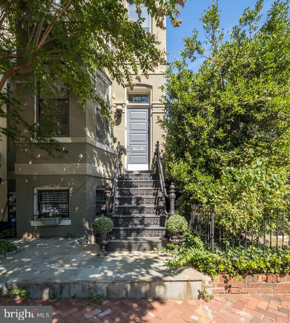 1407 33rd St Nw Property Photo 2