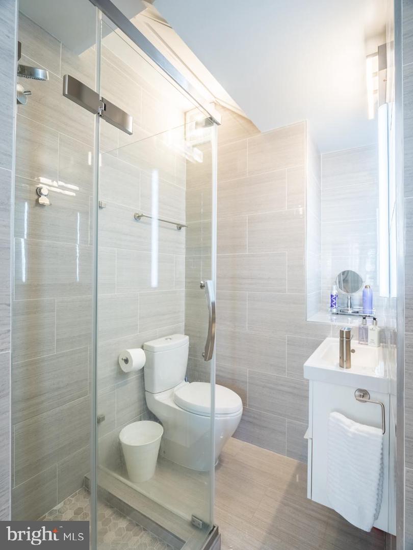 1407 33rd St Nw Property Photo 7