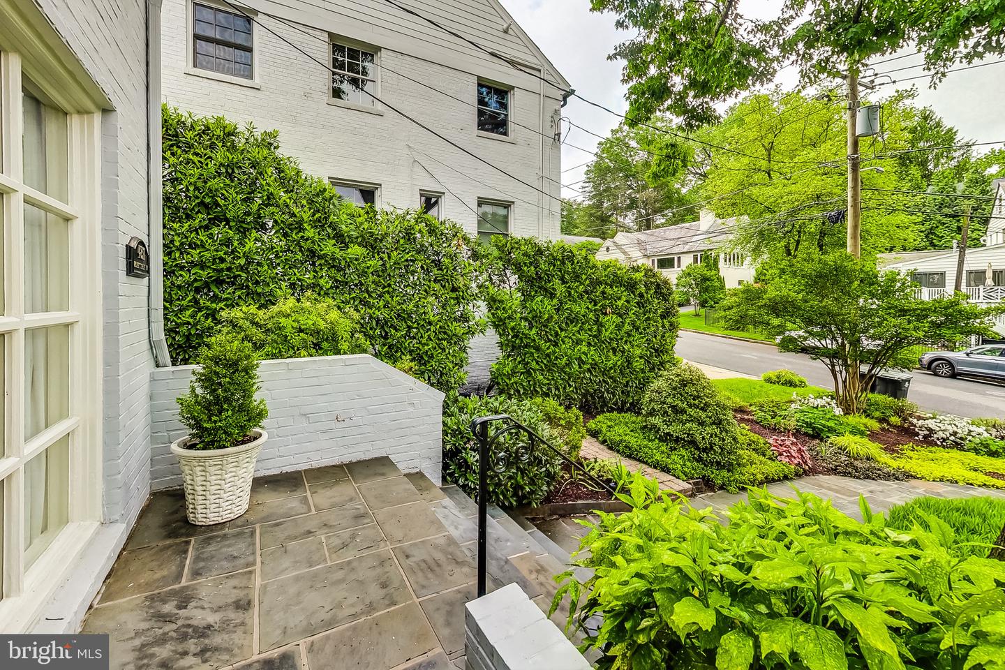 4831 Calvert St Nw Property Photo 4