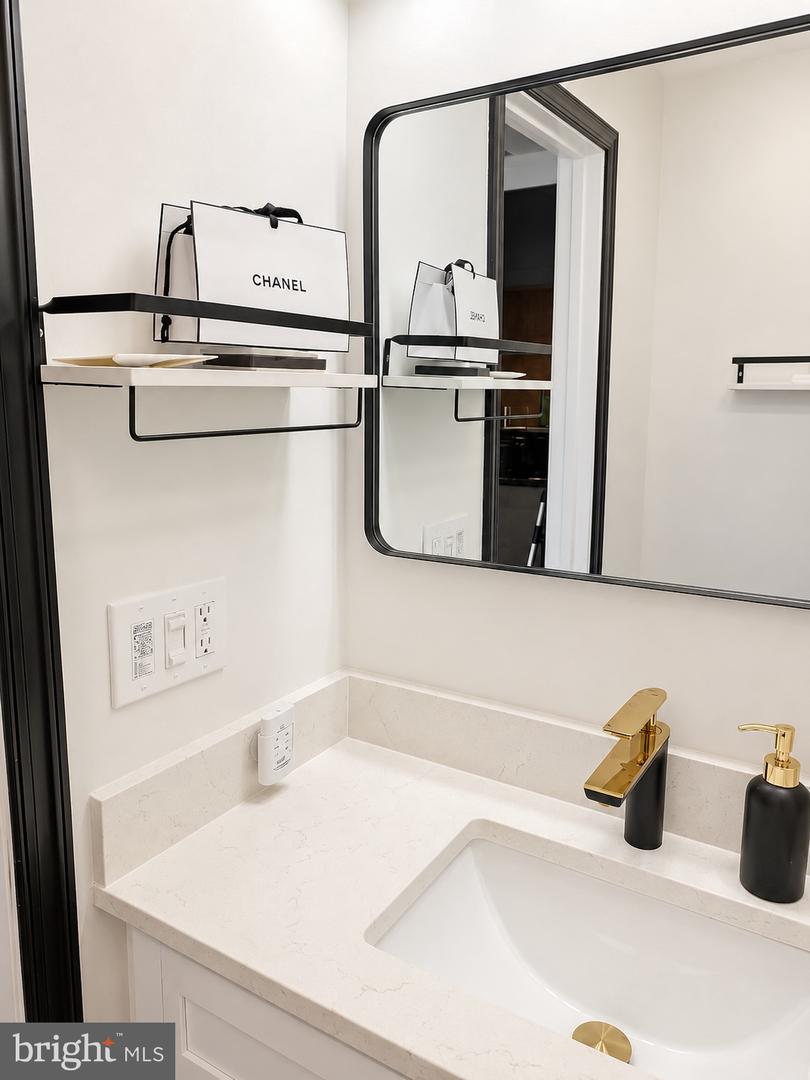 152 T St Ne Property Photo 6