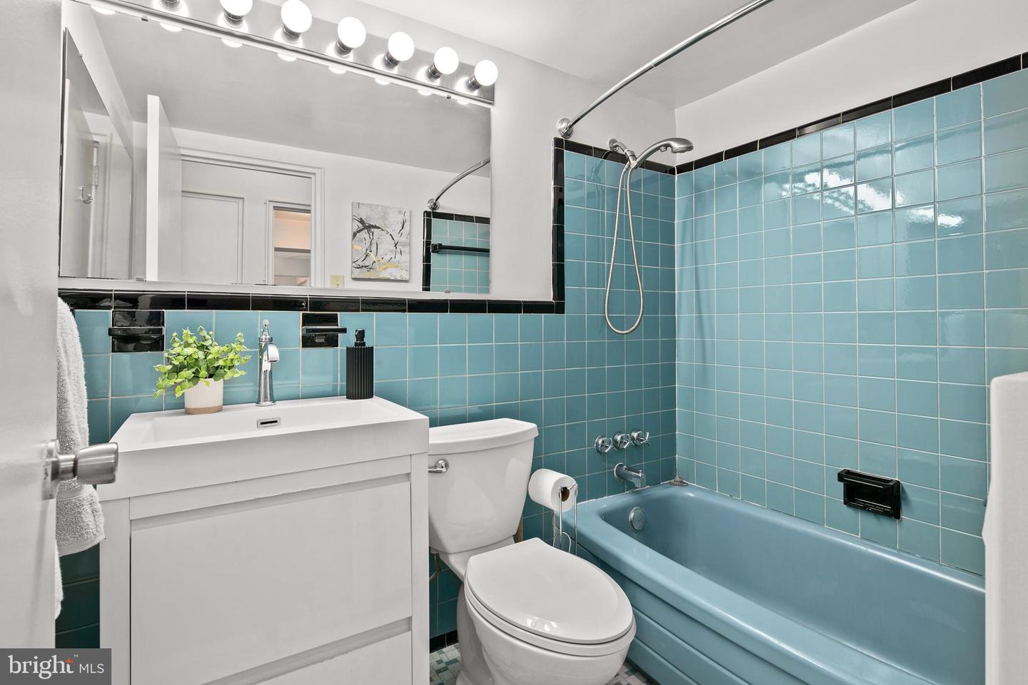 6445 Luzon Ave Nw #409 Property Photo 35