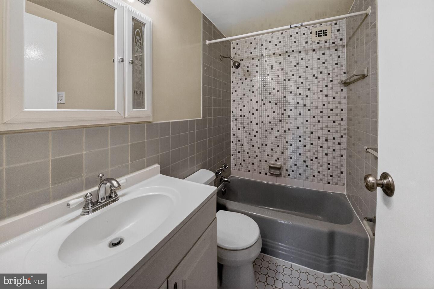 5406 Connecticut Ave Nw #608 Property Photo 4