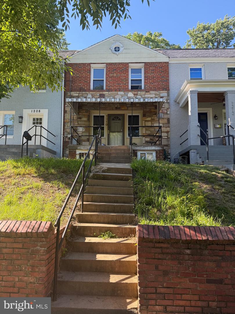 1210 Congress St Se Property Photo 1