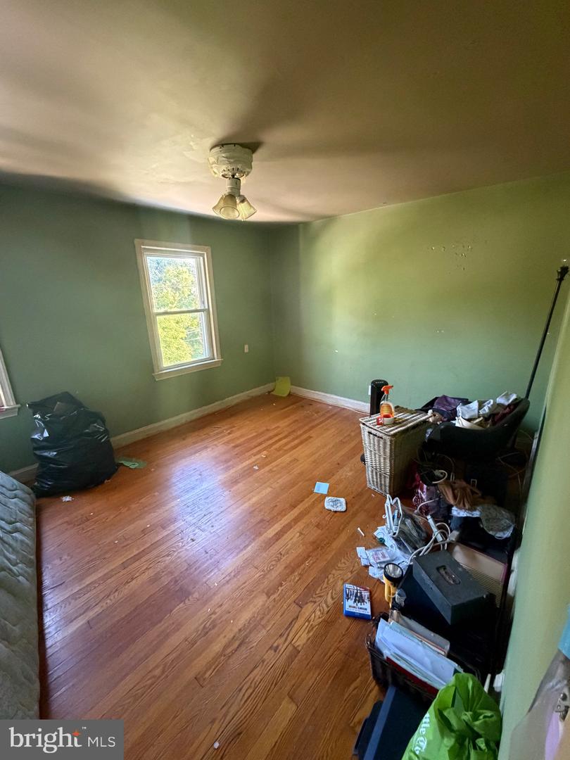 1210 Congress St Se Property Photo 6