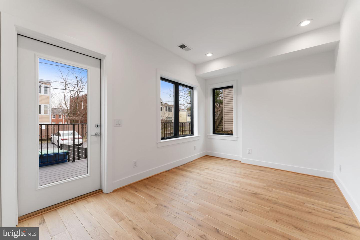 2217 40th St Nw #102 Property Photo 4