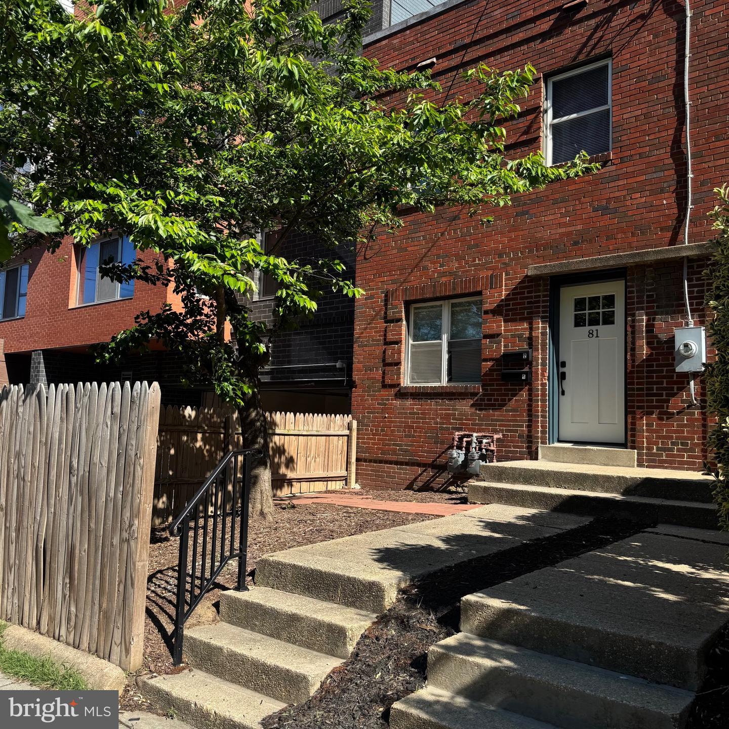 81 Q St Sw Property Photo 1