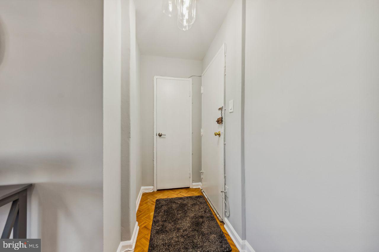 1851 Columbia Rd Nw #400 Property Photo 5