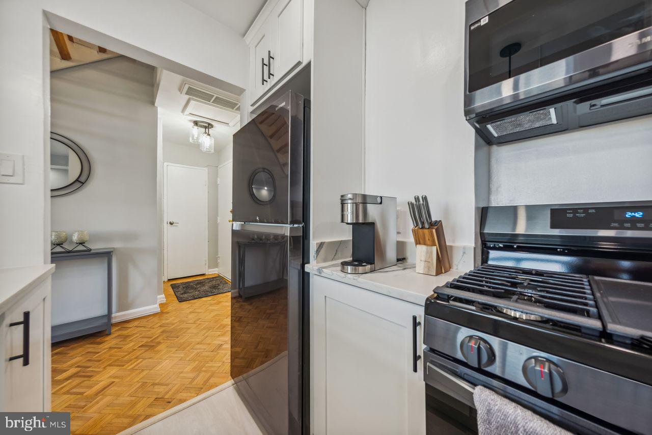 1851 Columbia Rd Nw #400 Property Photo 12