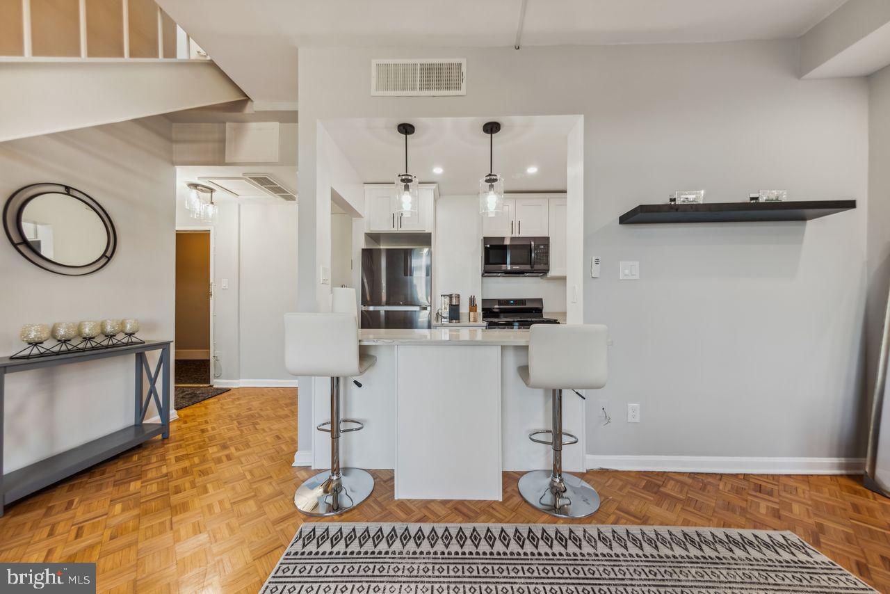 1851 Columbia Rd Nw #400 Property Photo 17