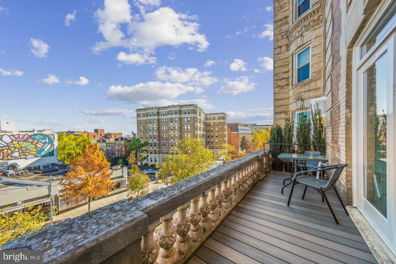 1851 Columbia Rd Nw #400 Property Photo 20
