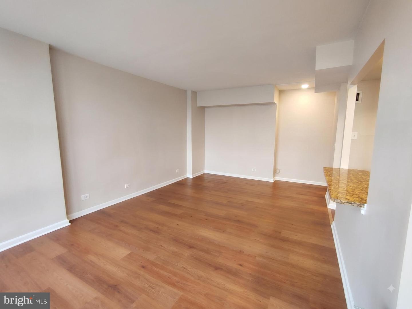 1260 21st St Nw #1000 Property Photo 4
