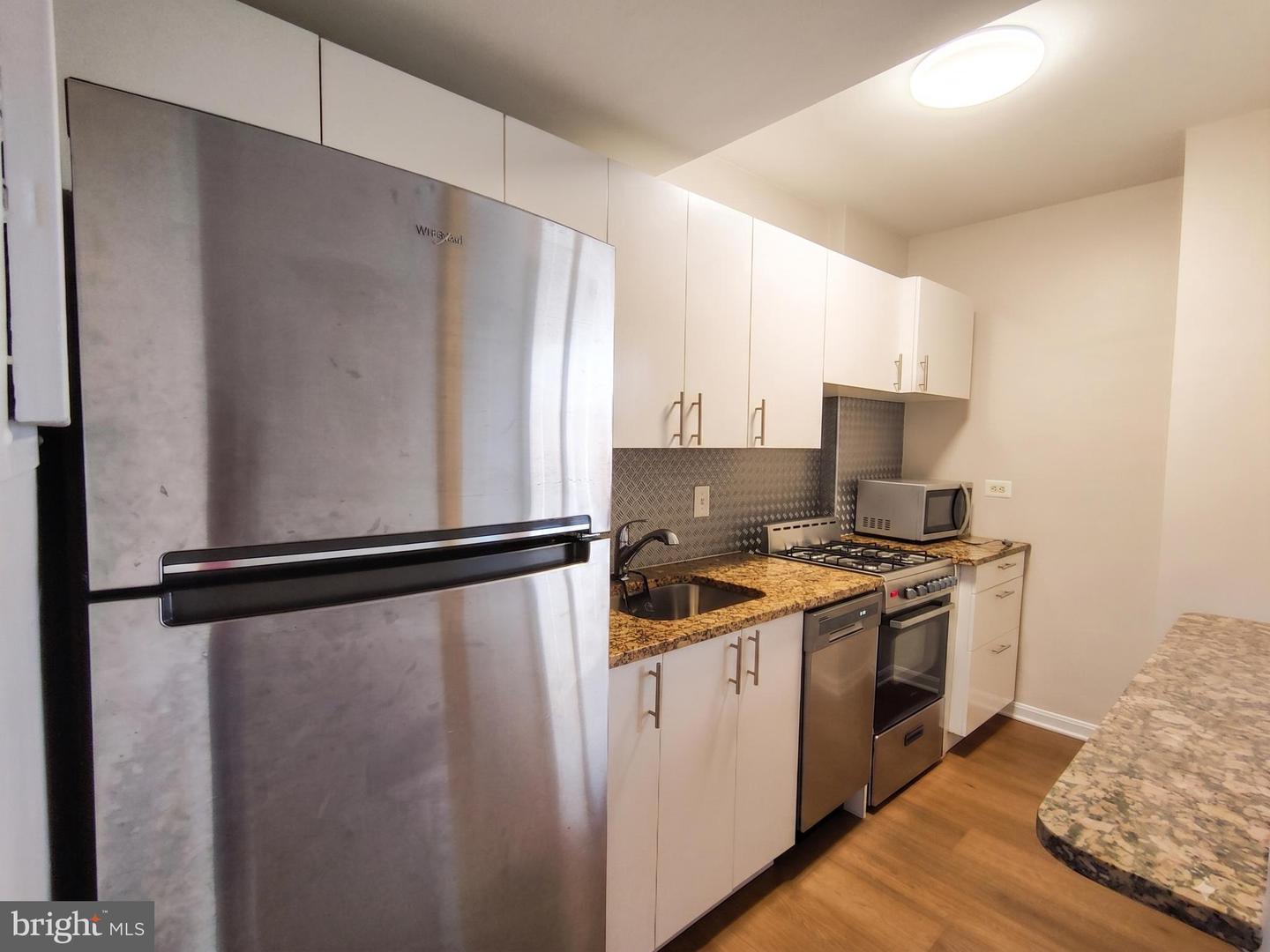 1260 21st St Nw #1000 Property Photo 6