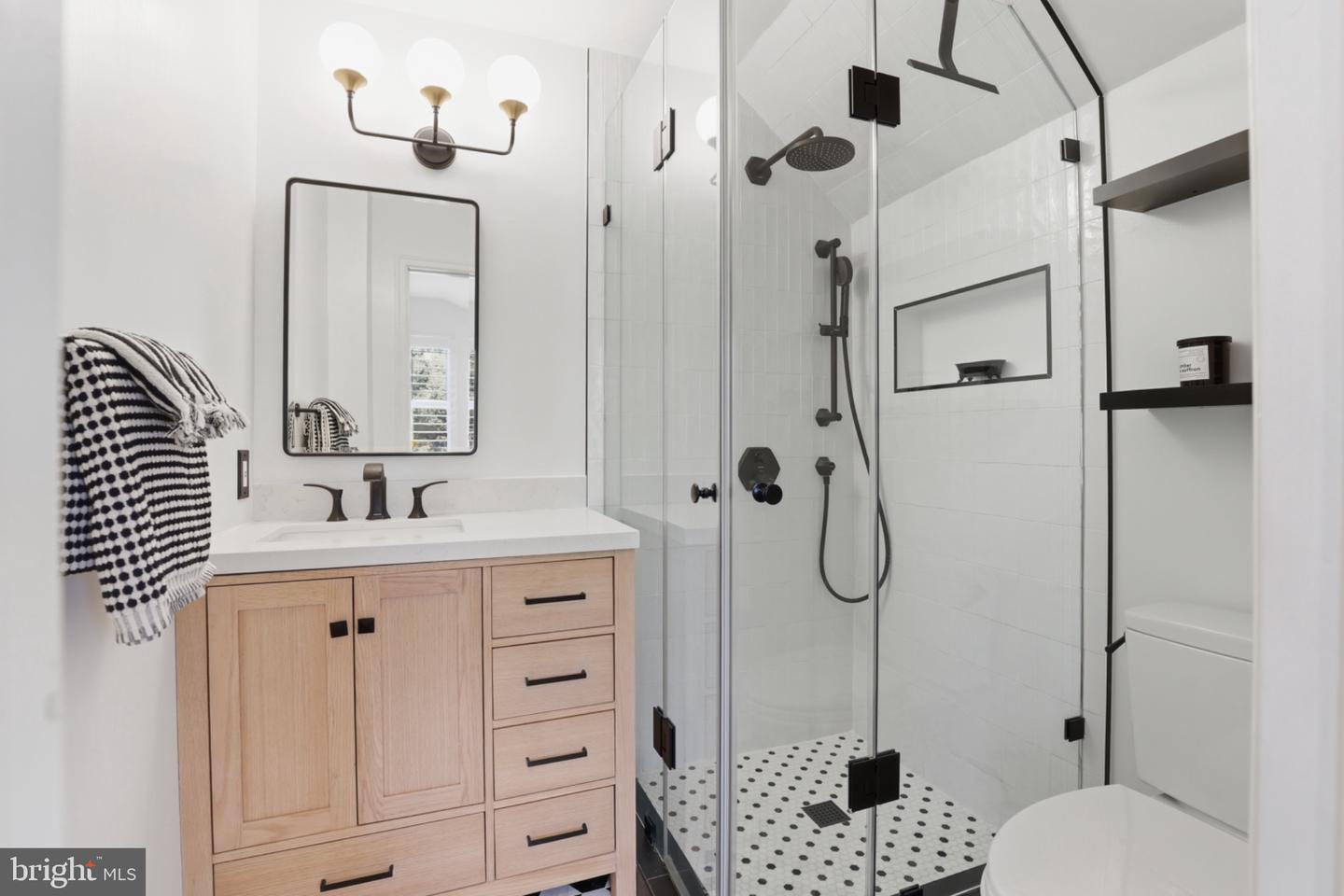 3122 Newton St Ne Property Photo 15