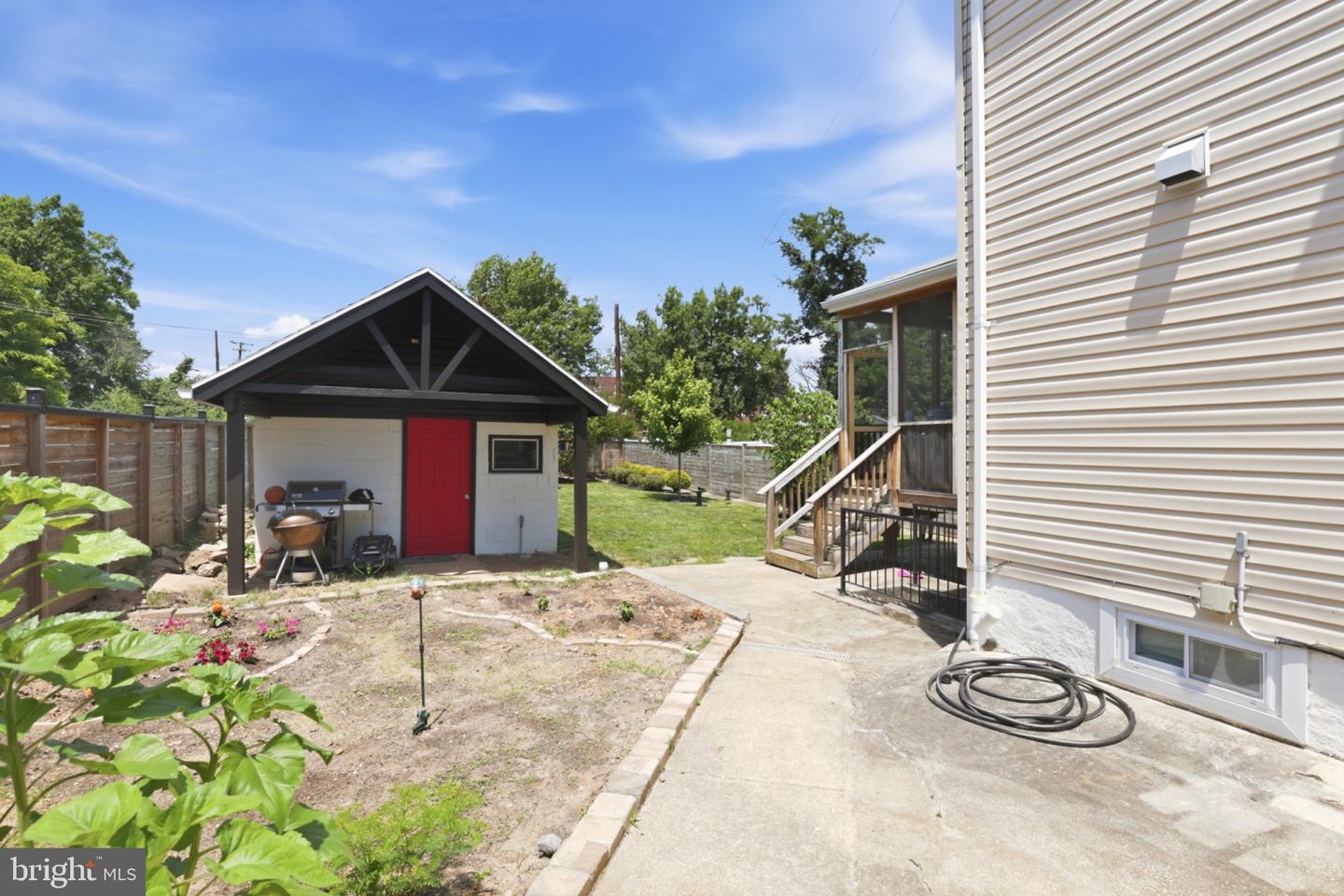3122 Newton St Ne Property Photo 23