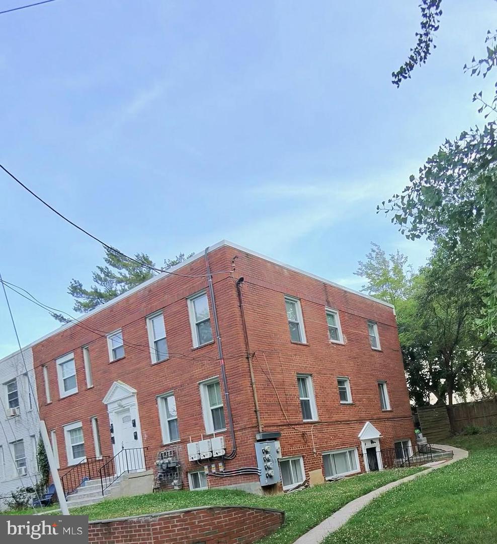 407 LEBAUM ST SE #1 Property Photo 1