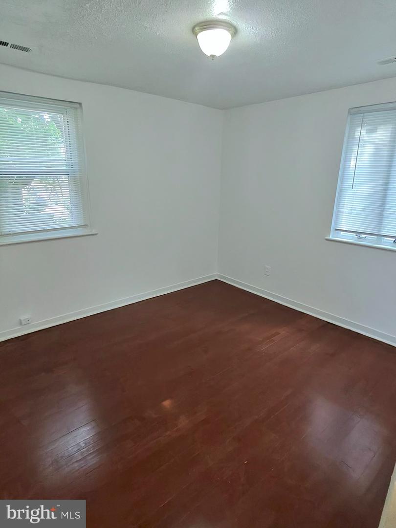407 Lebaum St Se #1 Property Photo 3