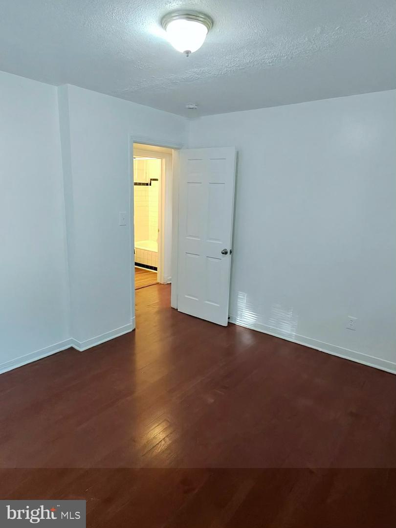 407 Lebaum St Se #1 Property Photo 4