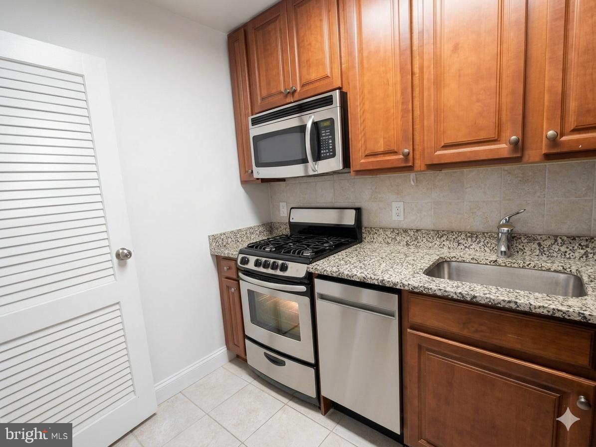 2401 H St Nw #509 Property Photo 9