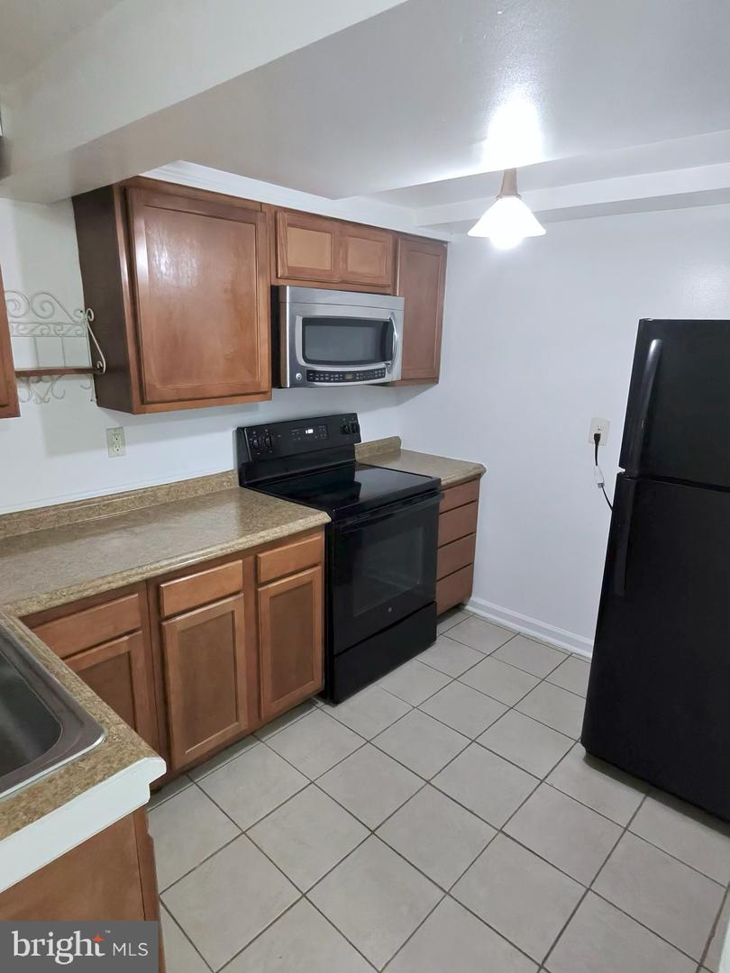 407 Lebaum St Se #4 Property Photo 7