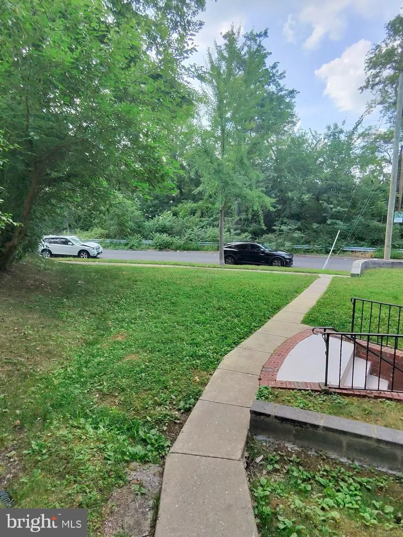 407 Lebaum St Se #4 Property Photo 10